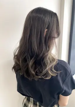 【チラ見せがおしゃれ♪】インナーカラー＋全体カラー＋カット￥11000