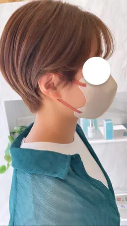 ショートヘアモデル