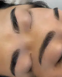 【眉WAX】※ご来店の2週間はお手入れせず、眉毛のお化粧もせずにお越しください。