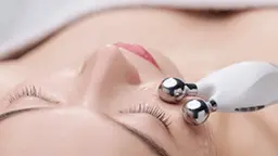 お顔の筋トレ🫧【コアビューティー（EMS）＋20分ツヤ肌エステ💆🏻‍♀️（お肌検査込み）】