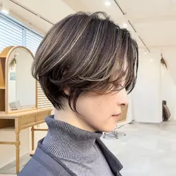カット+白髪染め剥がし+オンカラー+トリートメント(ショートヘア限定無料)