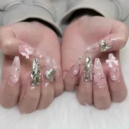 💠💅10本長さだし 【プロのネイリストによるモデル価格】✨持ち込みデザイン可能/パーツつけ放題/ジェルオフ無料