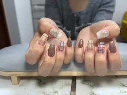 ハンドネイル(アート6本まで、自店オフあり,他店オフプラス➕500円)