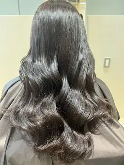 トリートメント【"リニューアル記念"】ケアカラー+Premium髪質改善トリートメント ¥ 15900