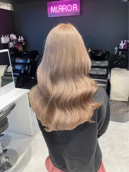 🦋艶髪ハイトーンご希望🦋ブリーチ＋艶カラー＋トリートメント＋カット・枝毛調整