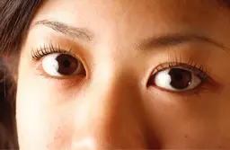 10/7火曜日　13:00 1名様のみ限定　まつげパーマモデル募集してます。