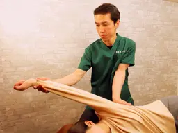 【当店人気No.1♪】全身ほぐし整体+骨盤矯正+ストレッチ 75分 ¥5000