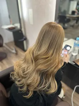 《 ブリーチ+オンカラー 》