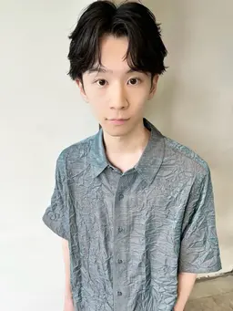 カット+根本立ち上げパーマ‼️フェザーやセンターパートなどのスタイリングが簡単になる!