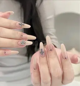 🌟90min持ち込みデザイン🌟　　　　　　　　　　　　　　￥8980円→¥4500❗️❗️（ケア込み）