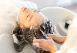 アローブ保湿スパ & 美髪トリートメント