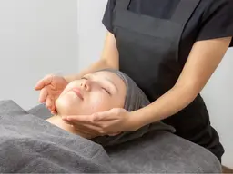 【モニター価格】毛穴黒ずみ徹底!ハイドラ✖️つるすべ水光肌ピーリング