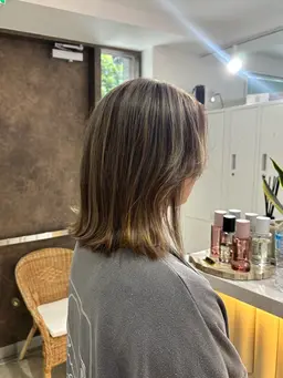 白髪ぼかしハイライトカラー🩵《白髪が伸びてきても気になりにくいヘアに》 ※シャンプーブロー込み