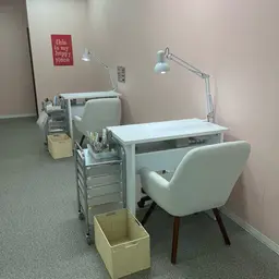 ・甘皮処理・爪の形整え