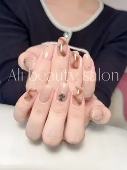 ハンド シンプルデザイン💅初回ジェルオフ込み 再来ジェルネイル当店オフ込 他店オフ+550円