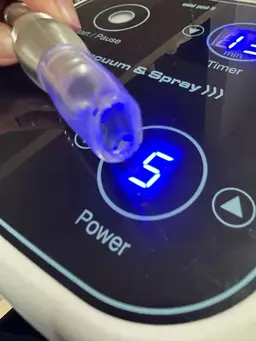 汚れごっそり♪Tゾーン毛穴吸引(眉間+鼻のみ)毛穴を浮かせるローション塗布後、美容機器にて毛穴を吸い取ります。