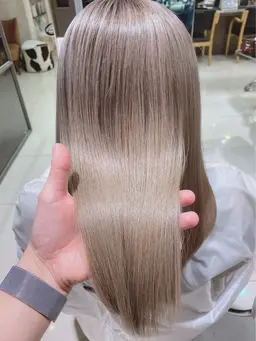 【ブリーチ毛・ハイダメージ対応】髪質に合わせた優しい縮毛矯正  ✨️酸性ストレート✨️