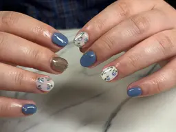 ハンドネイル（アート片手各１​〜​２本・オフあり）