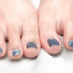 フットネイル【ワンカラーでも上品に】✨夏はフットネイルでしょ！！☺️ピーリング、オイルトリートメント込み