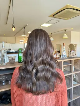 『新規限定クーポン✨✨』アディクシーカラー＋欧米風ハイライト✨+顔周りカット✨