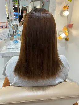 自然にまとまるストレート。あなたの"理想の髪へ"