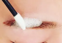 アイブロウシャンプー