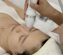 【小顔矯正】別人級・切らないリフトアップ！短期間で憧れのVライン形成