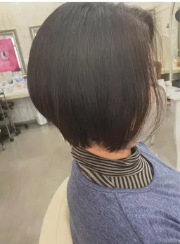 白髪の全体染め　¥4000 ロング別　セルフブロー