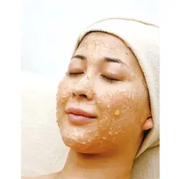 ゴールドピーリングパック《純度99.99%の純金を使用》