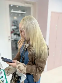 ケアブリーチリタッチ🪄︎︎◝✩【リタッチ〜➕カラー➕超音波アイロン付き✨️】【ロング料金なし】