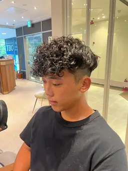 カット＆パーマ無料‼️