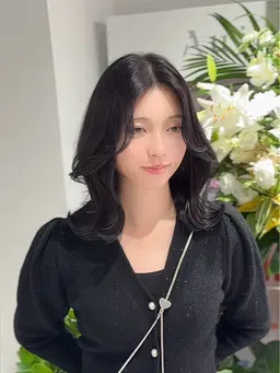 12/7日限定‼️19:00～ 1名様限定くびれミディアムレイヤーカット＋Aujuaトリートメント、カラー無料✨