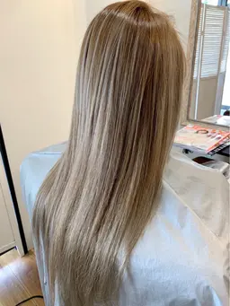 🦋夕方限定🦋カットモデル+Wカラー(ブリーチ込み)🦋