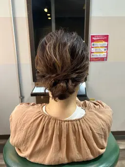 ヘアセットモデル(夜会巻き、和装ヘアセット不可)