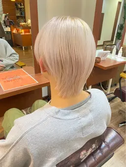 👩‍🦳ハイトーンブリーチ➕髪質改善トリートメント👩‍🦳