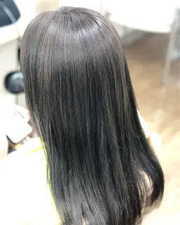 ☘️ダメージレス艶カラー+集中ケア3stepトリートメント☘️