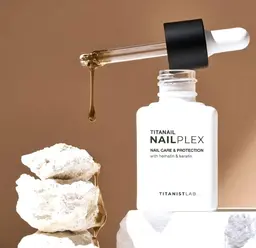 【爪の集中補修】NAIL PLEXトリートメント ¥550