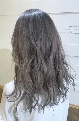 【頭皮につけない、しみないブリーチ】ブリーチWカラー+似合わせカット+高保湿トリートメント