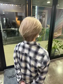 綺麗に透明感のある発色！ブリーチありのダブルカラー！！