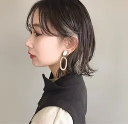 【ハイライトカラー】イヤリングインナー、さりげないハイライトカラー