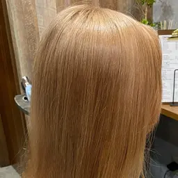 ブリーチカラー、ブリーチはリタッチ、全頭どちらでも大丈夫です！