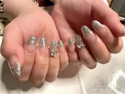 【オフあり】ラメグラデーションネイル