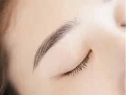 アイブロススタイリング