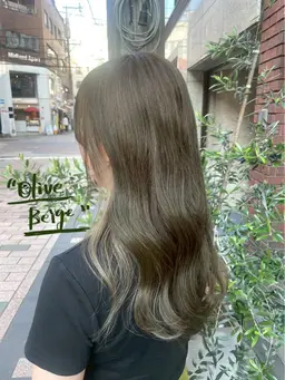 イヤリングブリーチ➕オンカラー➕艶トリートメント