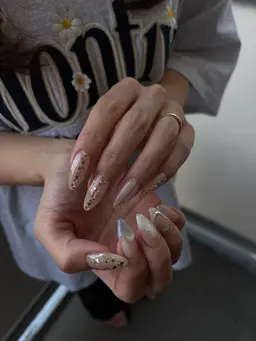 【期間限定】🩷オフあり🩷　クリアベース持ち込みデザイン💅（フレンチ対象外）