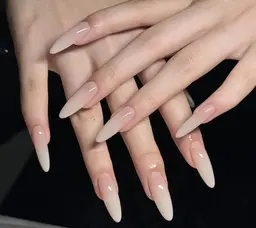 チップ長さ出しカラーグラデーション(練習口コミ不可)