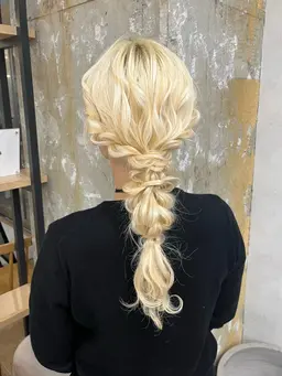 編みおろしヘアアレンジ