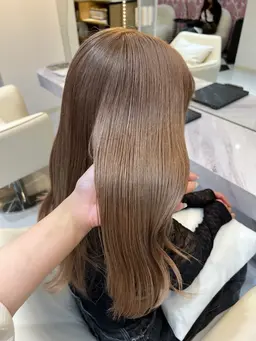 ダブルカラー（ブリーチ込み）＋トリートメント¥4,400~