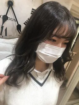 顔まわり、前髪カット&コテ巻きスタイリング ¥3300