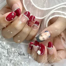 似顔絵ネイル🩶人物絵1体のみ【プレインシートの貼り付け】